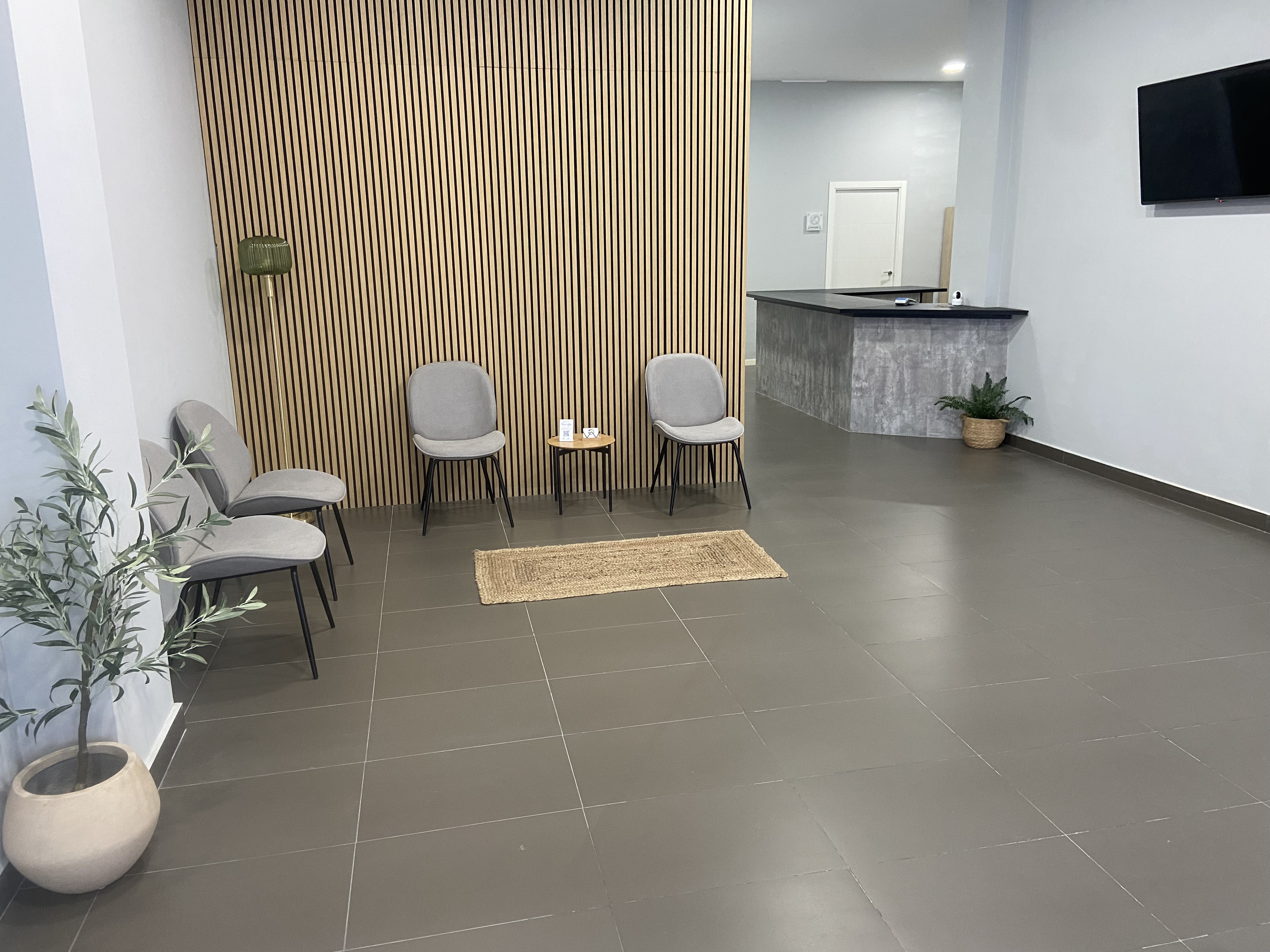 Entrada y sala de espera Midu Salud Parque, Alzira